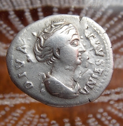 Римская империя, Фаустина Старшая, жена Антонина Пия, денарий .